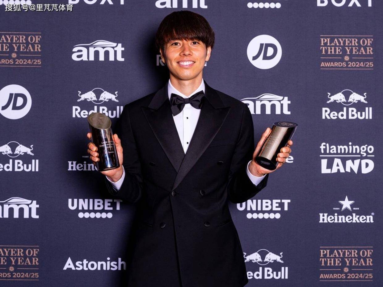 入选PFA最佳阵容,英超首秀当选赛后MVP,26岁日本中场证明自己